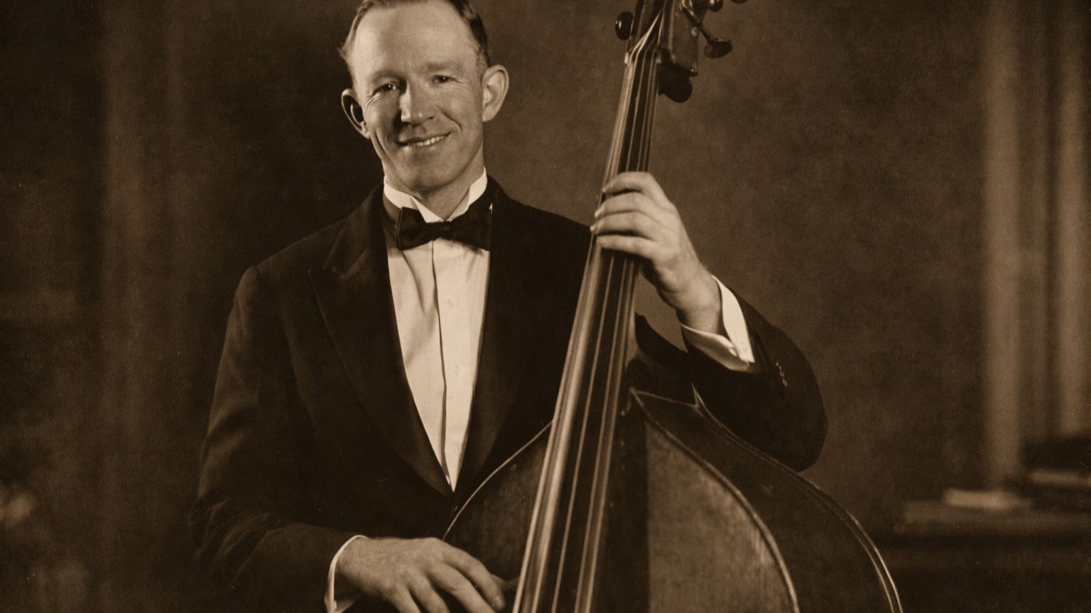 @BrownSt Contrebasse Cello